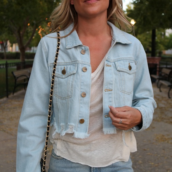 Raw Edge Crop Denim Jacket Light Wash - Picture 2 of 7